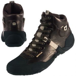 Des bottes et des chaussures pour rouler moto en t