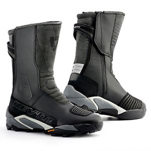 http://media.motoblouz.com/images/catalogue/pres/pres_Bottes-Route-Rev-it-APACHE-BOOTS-01.jpg