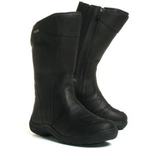 http://media.motoblouz.com/images/catalogue/pres/pres_Bottes-Route-Soubirac-TARMACK-NOIR-1.jpg