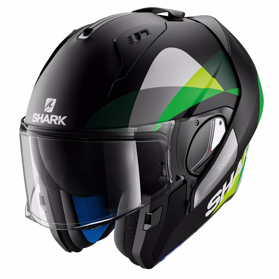 Avec sa mentonnière relevable, le casque modulable gagne en confort à l’arrêt et à basse vitesse Un casque modulable en configuration ouverte