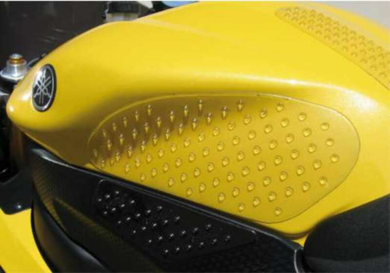 Grip de réservoir Blackbird Adhésif anti-dérapant 30x21cm picots 3D translucide