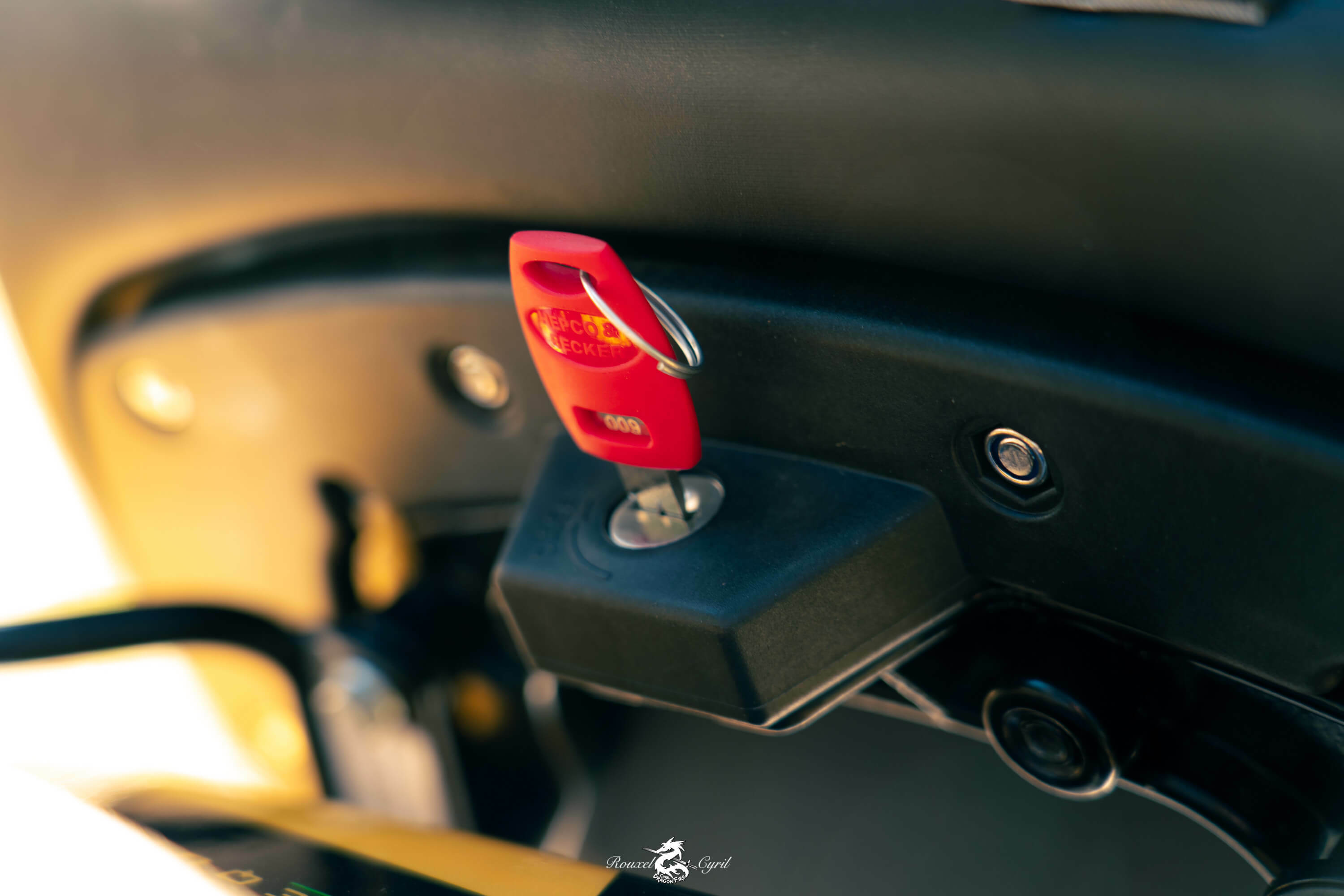 Sacoches cavalières Hepco & Becker Kit complet Royster Speed pour support C-Bow - noir avec fermeture éclair grise