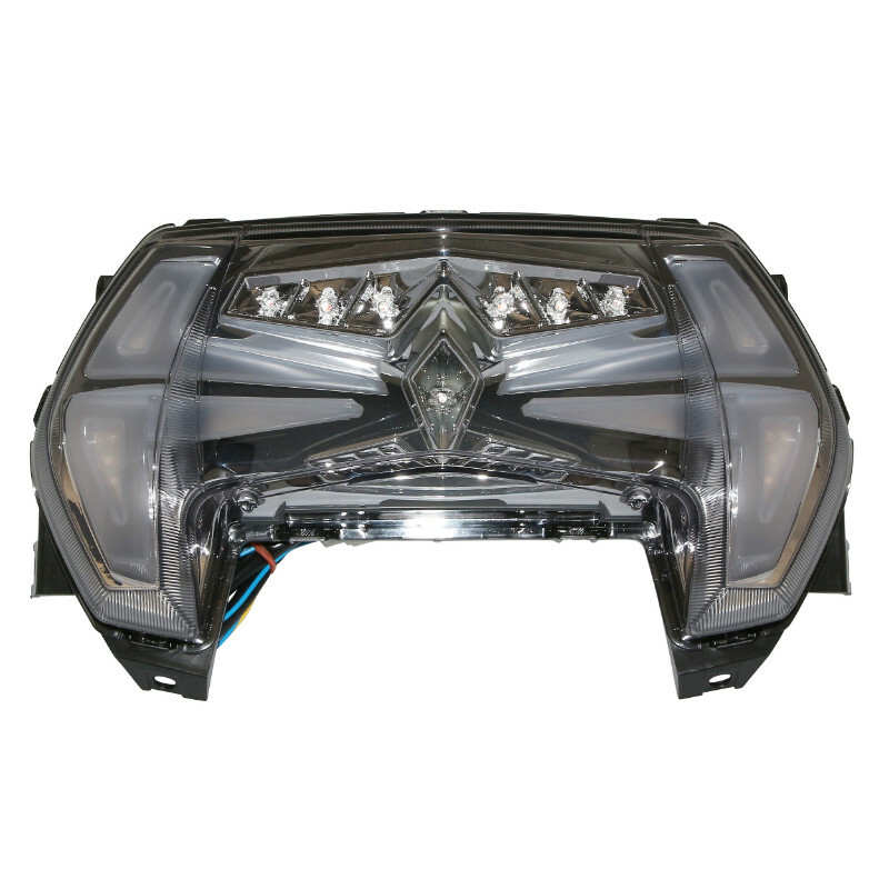 Feux arrière P2R FEU ARRIERE MAXISCOOTER ADAPTABLE YAMAHA 125 TRICITY 2014+-MBK 125 TRYPTIK NEW DESIGN AVEC CLIGNOTANTS (HOMOLOGUE CE) -SELECTION