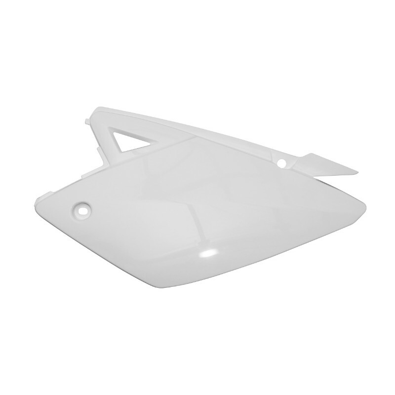 Coque arrière P2R CARENAGE-COQUE AR 50 A BOITE ADAPTABLE RIEJU 50 MRT 2009+2021, MRT ENDURO 2009+2021, MRT PRO 2009+2021, MRT SM 2009+2021 BLANC B