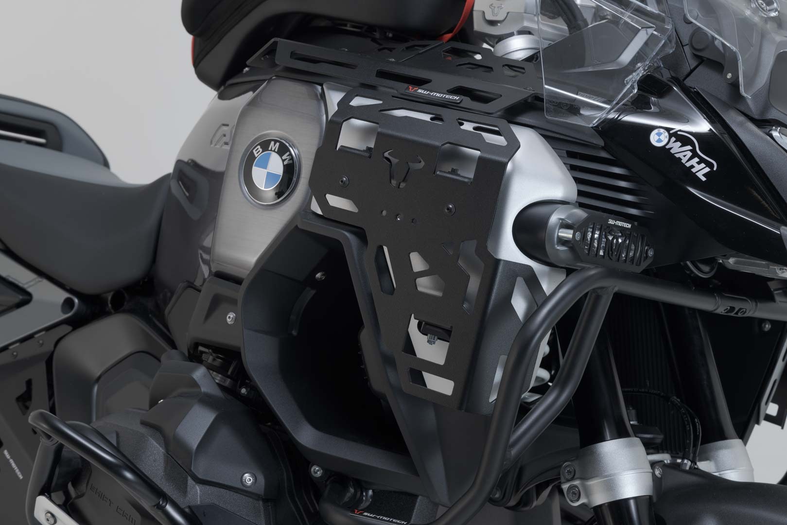 Porte Bagage SW-MOTECH Pour couvercle de réservoir - Noir
