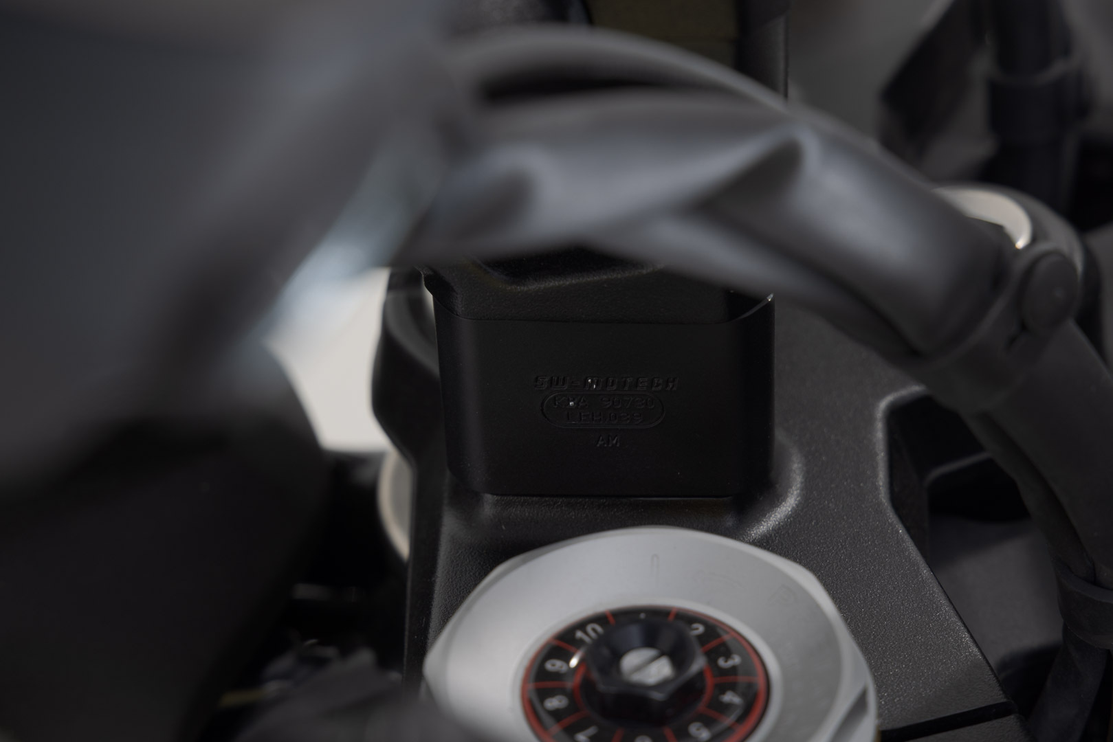 SWMOTECH Rehausseur de guidon SW-MOTECH 30 mm — noir