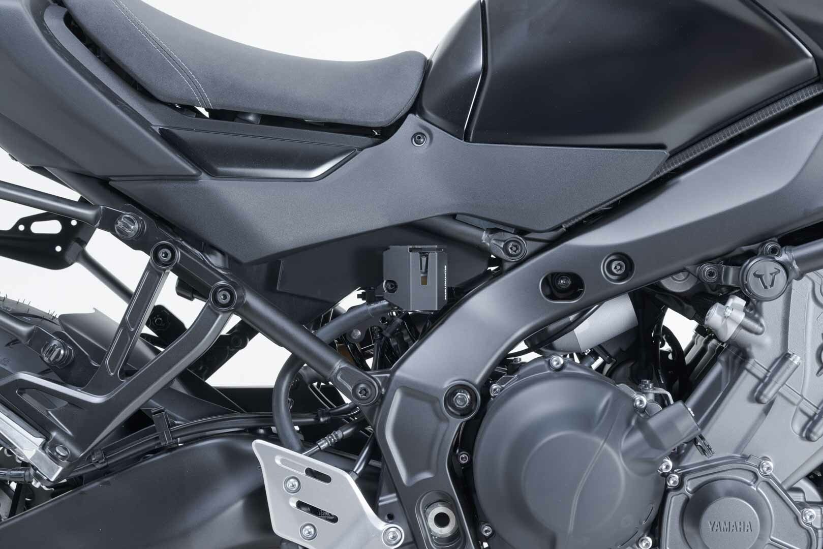 Protection SW-MOTECH De réservoir de liquide de frein - Noir